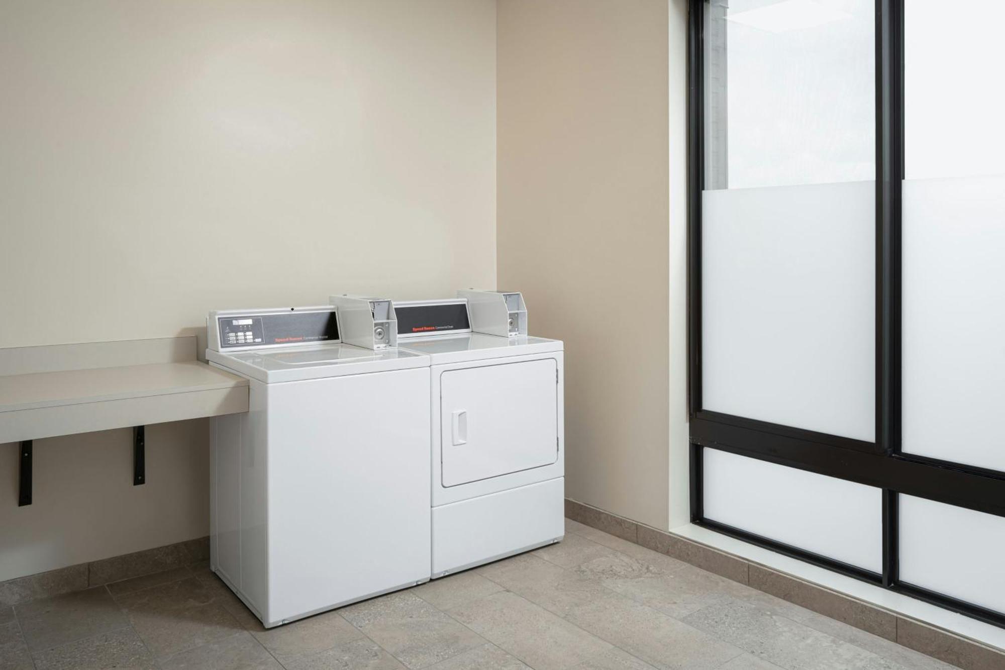 Courtyard By Marriott Cleveland Tn Hotel ภายนอก รูปภาพ
